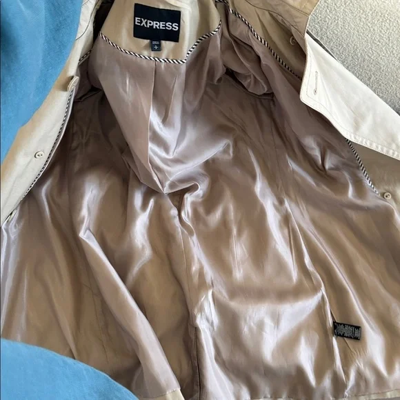 Express short Beige Double-Breasted Trench Coat - Picture 11 of 13